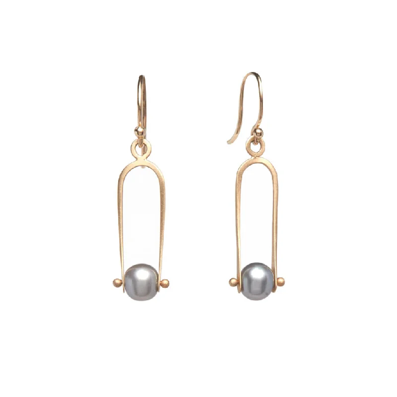 <!--ER938-->deco pearl arch earrings