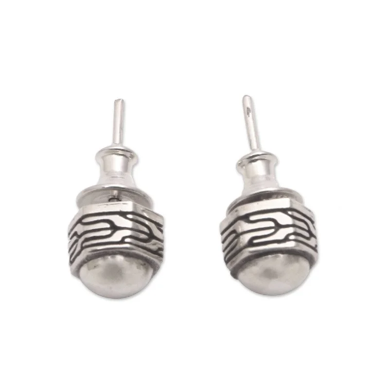 NOVICA Stamp of Freedom, Sterling silver stud earrings - 0.3*0.3