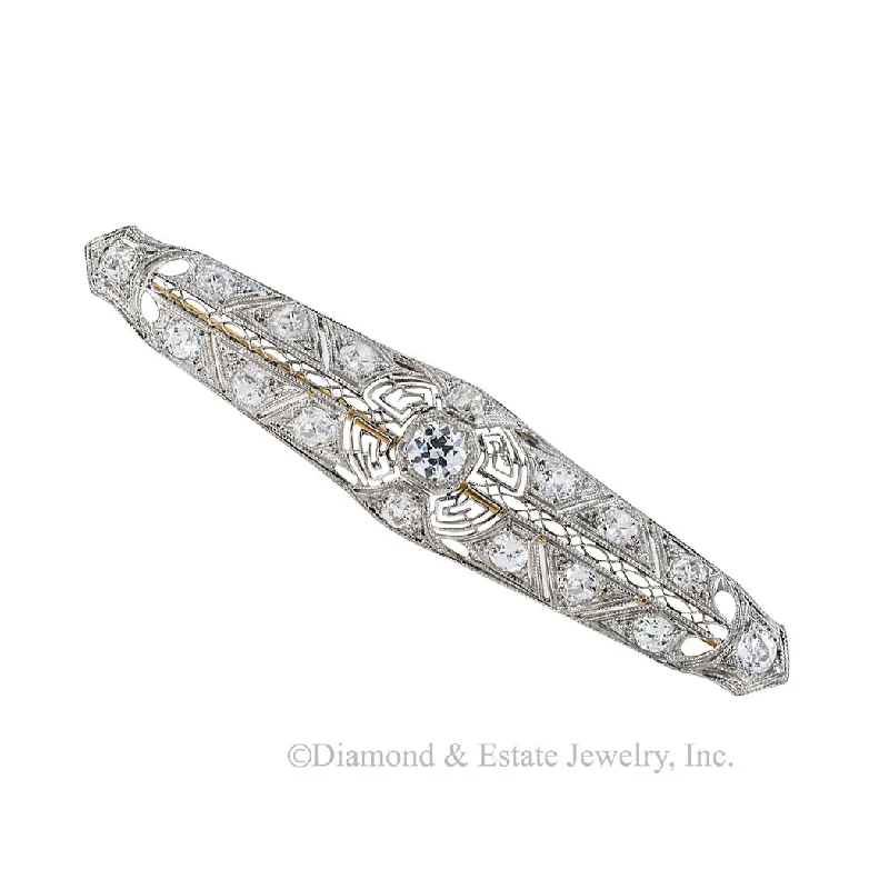 Edwardian 2.25 Carats TW  Diamond Platinum Filigree Bar Brooch Circa 1910